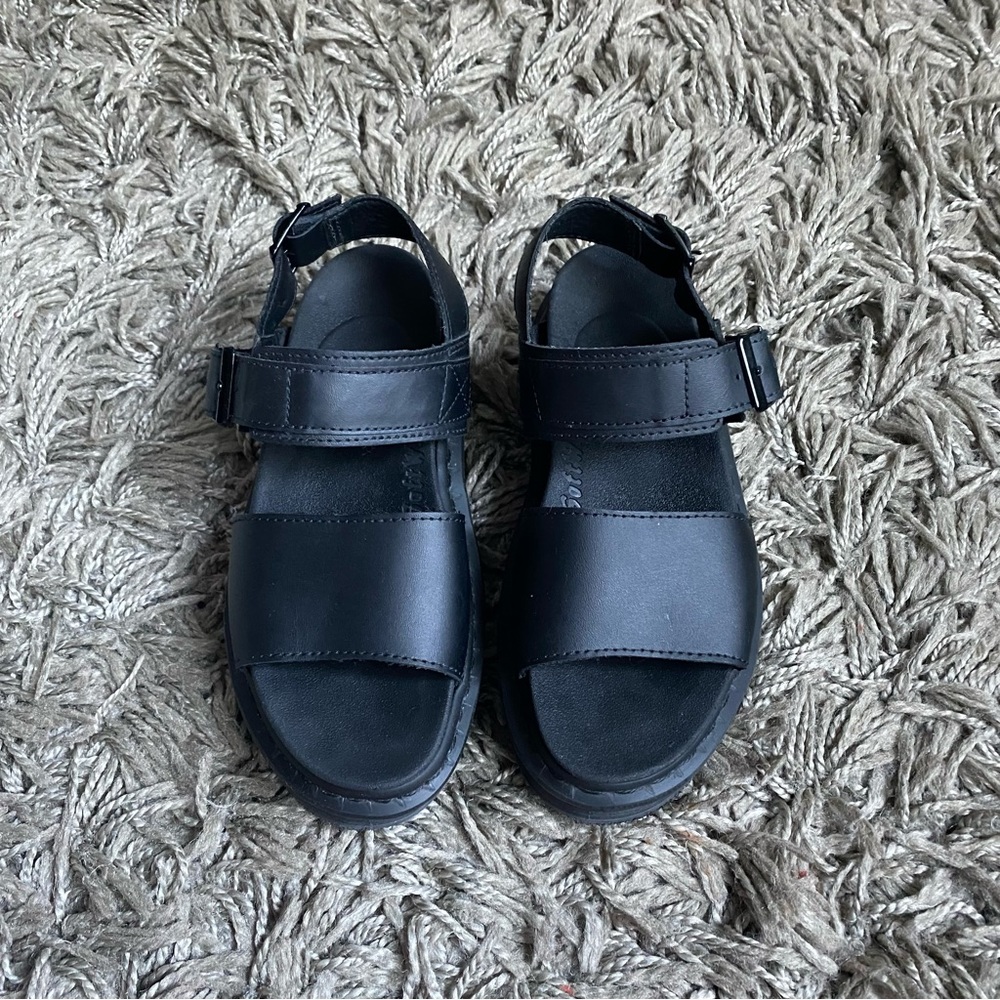 Dr.Martens Voss sandals